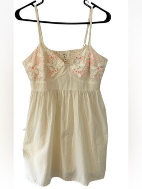 EUC FP Intimately Bed of Roses Cream Embroidered Spaghetti Strap Cami